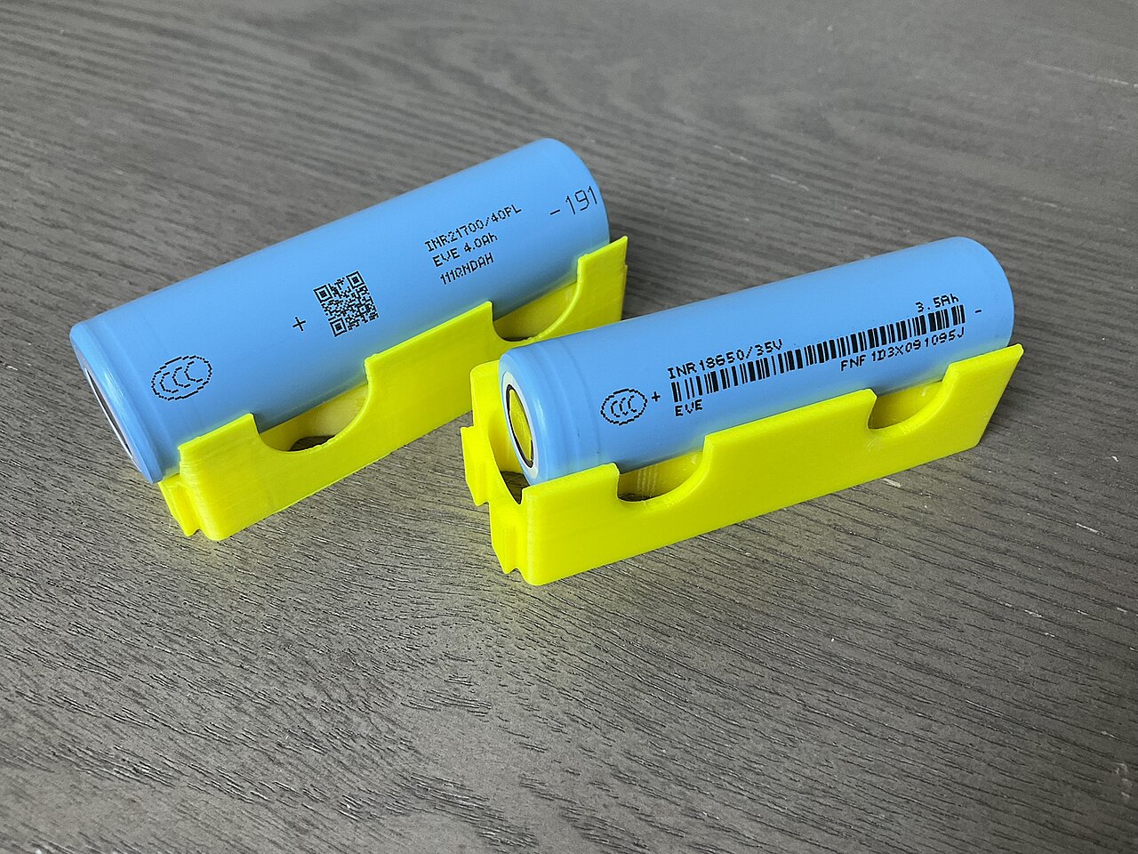 Lithium-ion battery cells (reference photo)